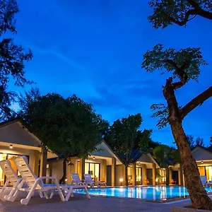 light-khao-lak-resort.khao-lakhotels.com/